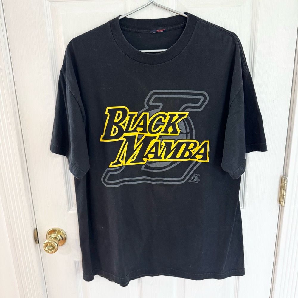 VINTAGE KOBE BRYANT LOS ANGELES LAKERS BLACK MAMBA T SHIRT Majestic XL 24